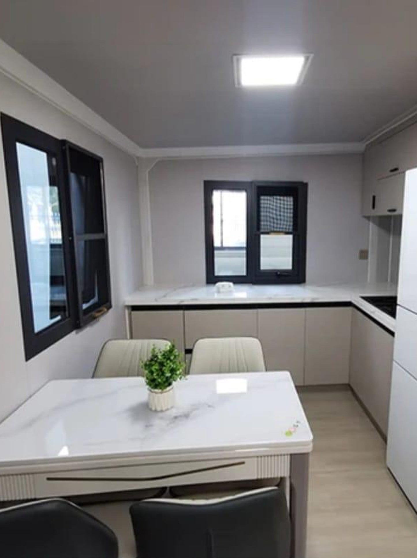 Container Home 2bed. Luxury full window